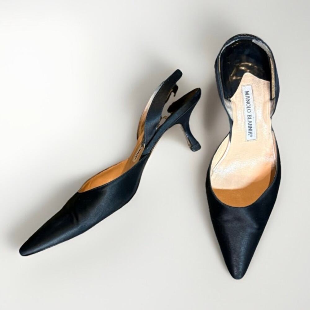 Manolo Blahnik  satin slingback Carolyne kitten hill Sz us 8.5